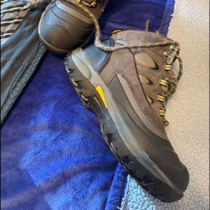 Khombu snow boots for men